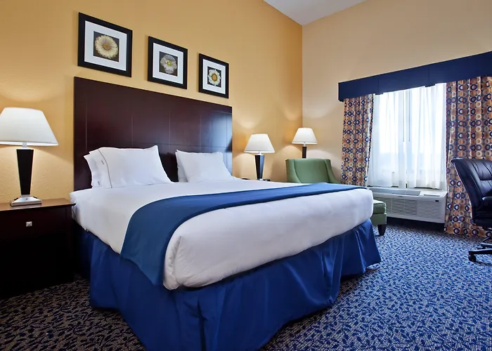 Holiday Inn Express & Suites Akron Regional Airport Area By Ihg